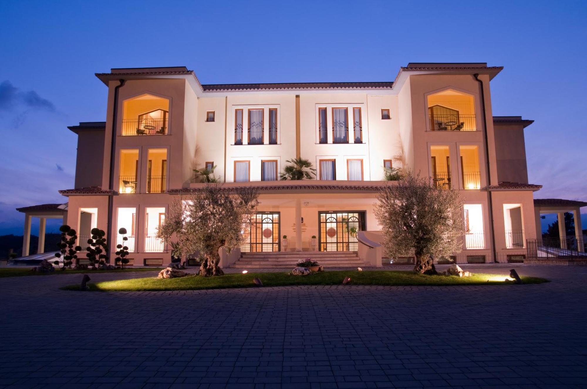 Best Western Premier Villa Fabiano Palace Hotel ريندي المظهر الخارجي الصورة